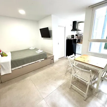 Maisonette Hotel *