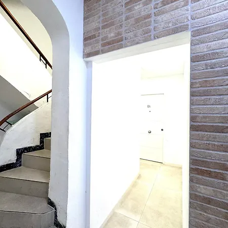 Maisonette Hotel